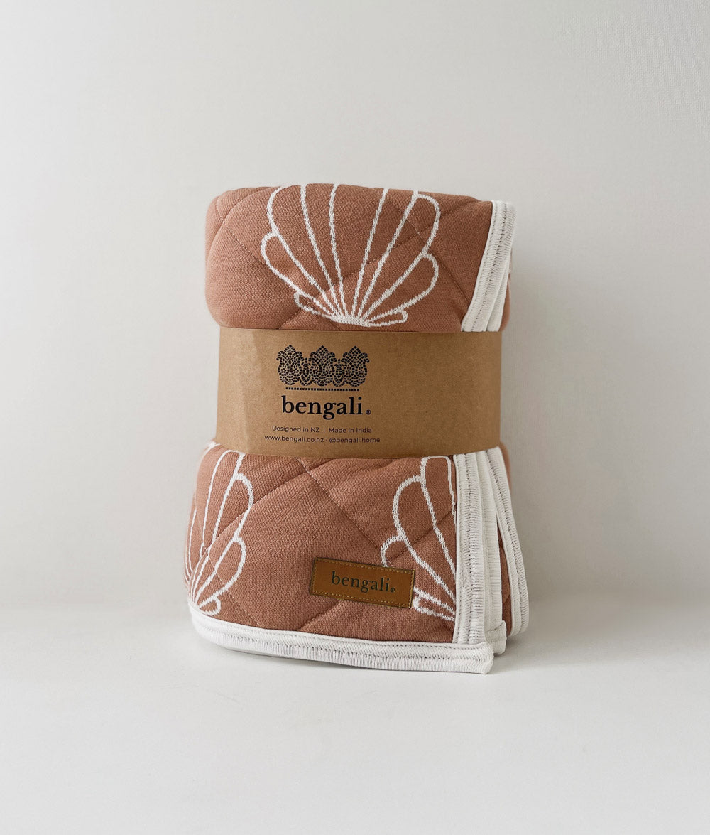 Bengali Bedding | Reversible Bed Quilts - Toffee & Ivory Clam Shell