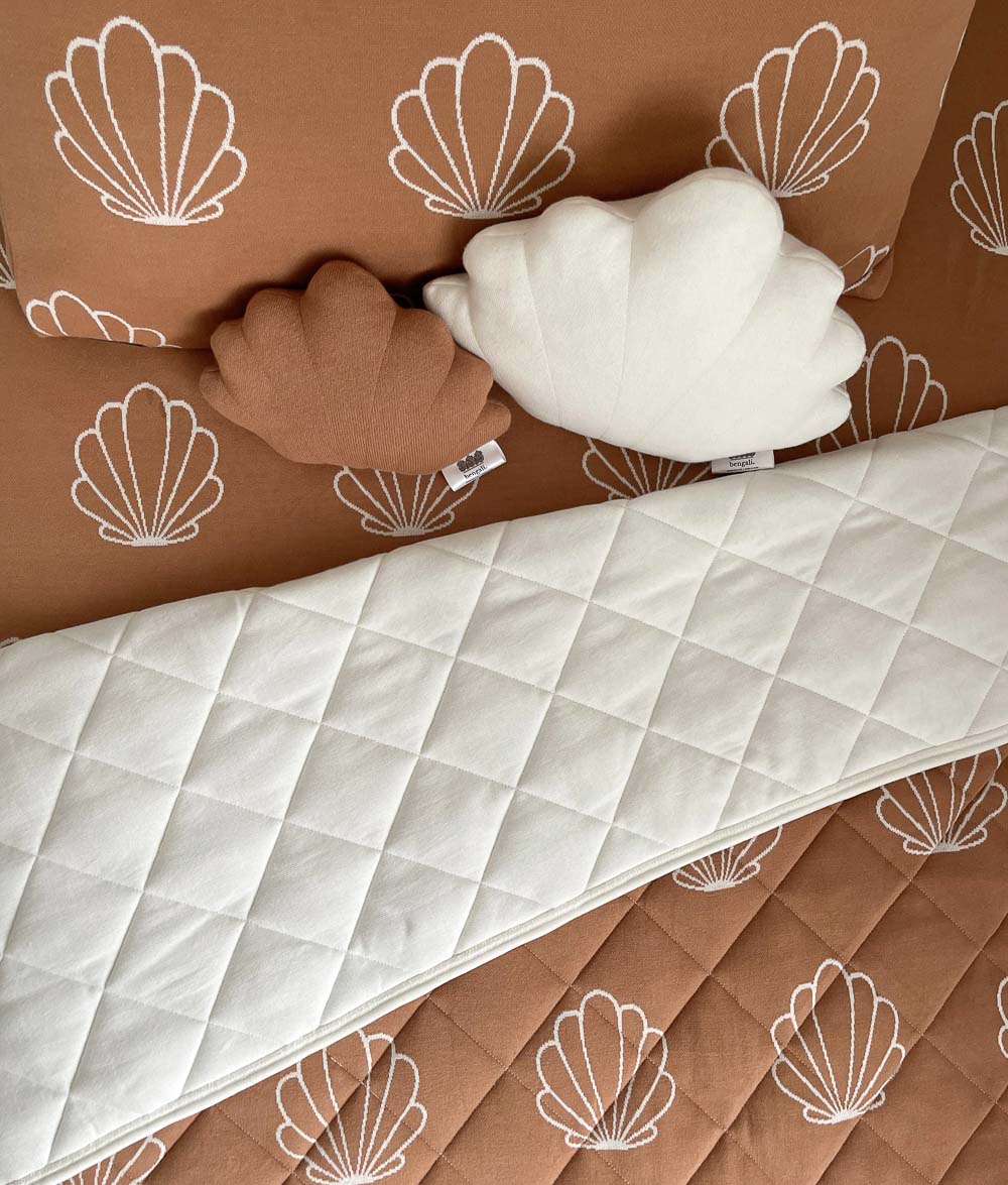 Bengali Bedding | Reversible Bed Quilts - Toffee & Ivory Clam Shell