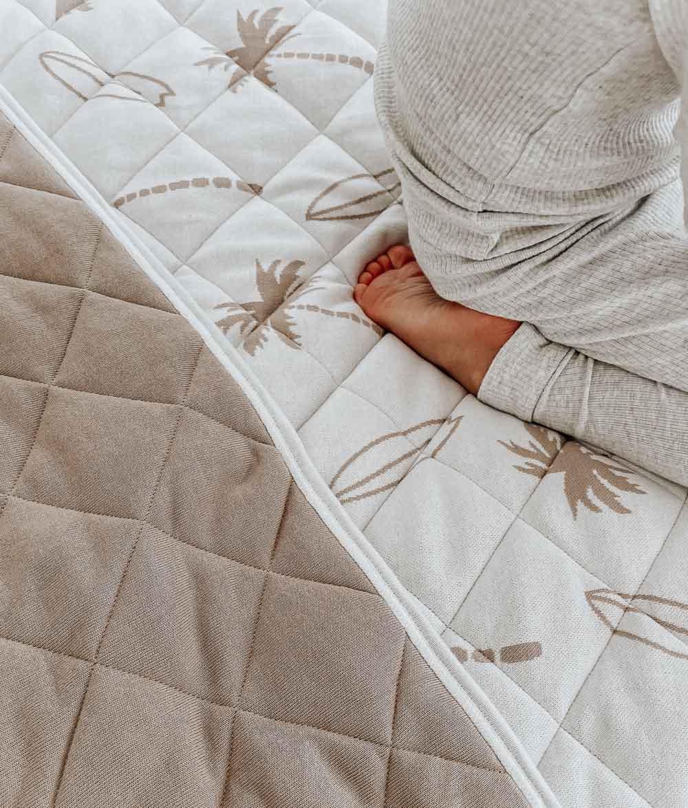 Bengali Bedding | Reversible Bed Quilts - Natural Surfing Palm