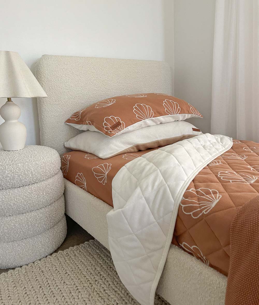 Bengali Bedding | Reversible Bed Quilts - Toffee & Ivory Clam Shell